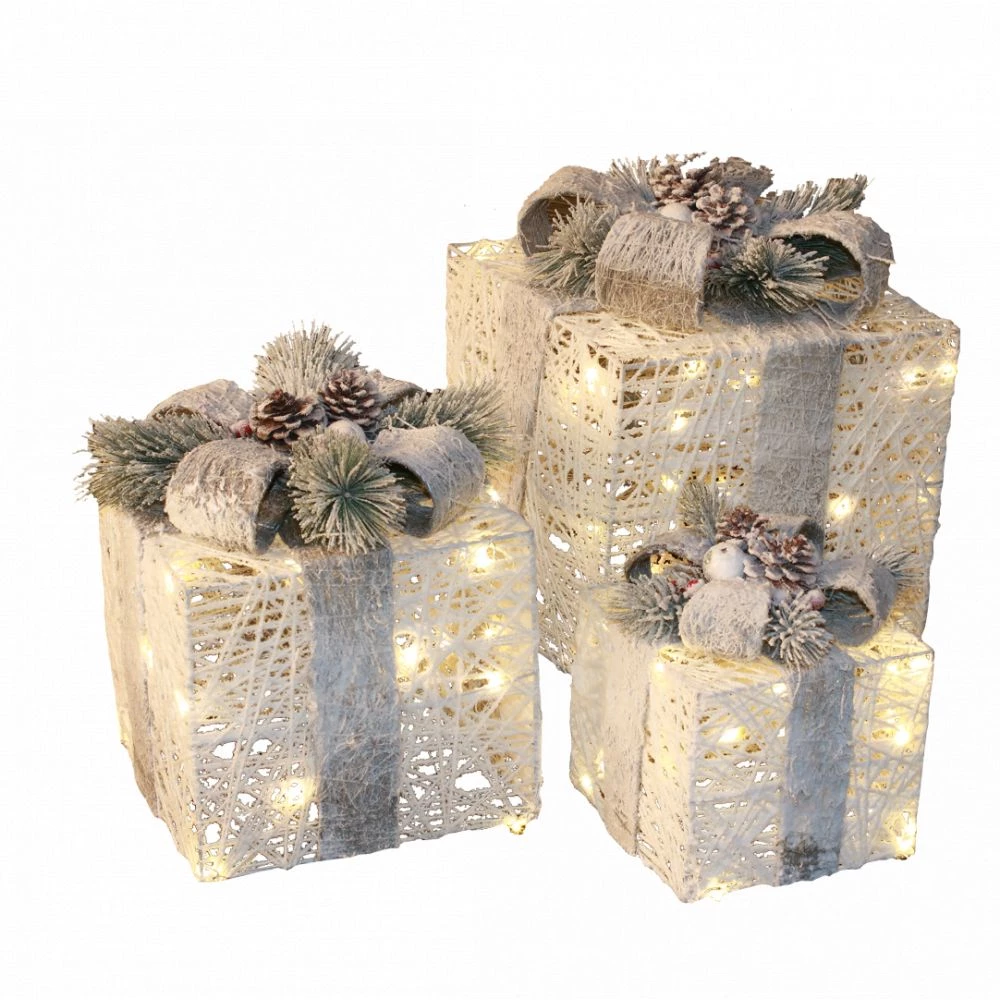 Nordic Winter Julepakker Med Lys, Sæt Af 3 Stk. Hvid 230V 3 Nordic Winter Julepakker Med Lys, Sæt Af 3 Stk. Hvid 230V